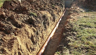 Копка траншей для водопровода в Урюпинске: цена за метр от 944 руб.
